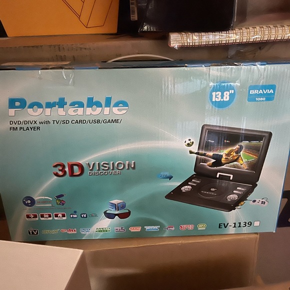 Portable DVD Player for Car with Mount - - Picture 4 of 10